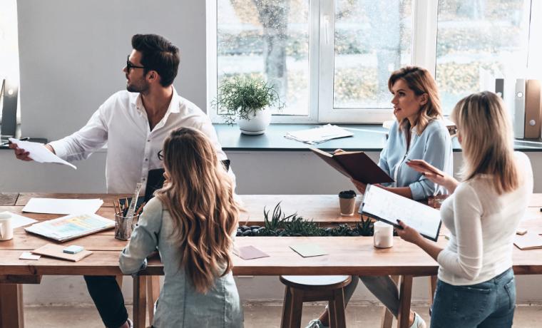 Mise en place d'un CSE en cabinet dentaire : pourquoi c'est essentiel, comment le créer facilement et éviter les risques.