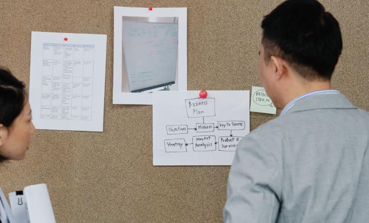 Affichages obligatoires en cabinet dentaire : respectez les règles pour vos salariés et patients. Astuces, exemples et bénéfices garantis.